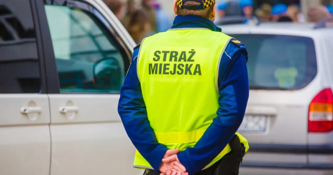Czy straż miejska może wystawić mandat za parkowanie na osiedlu?